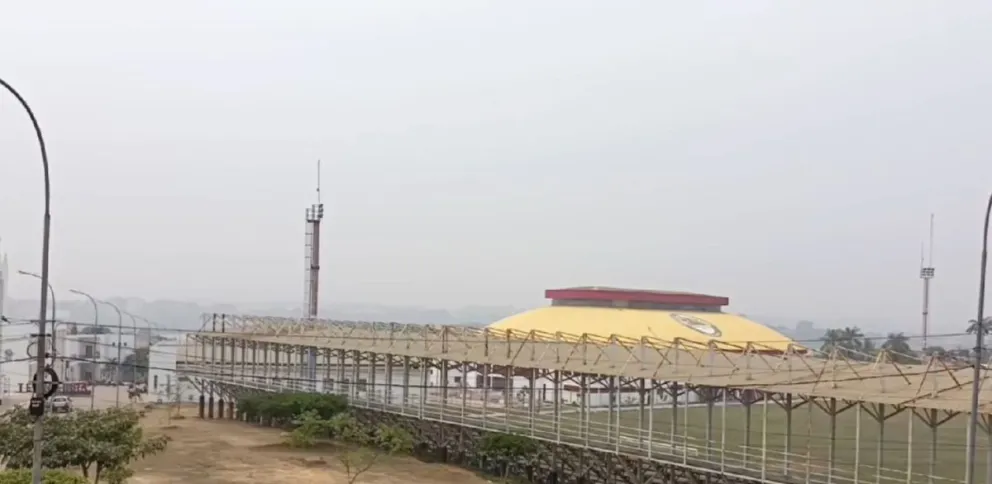 El intenso humo en Cocbija, producto de los incendios forestales. Foto: Captura de video