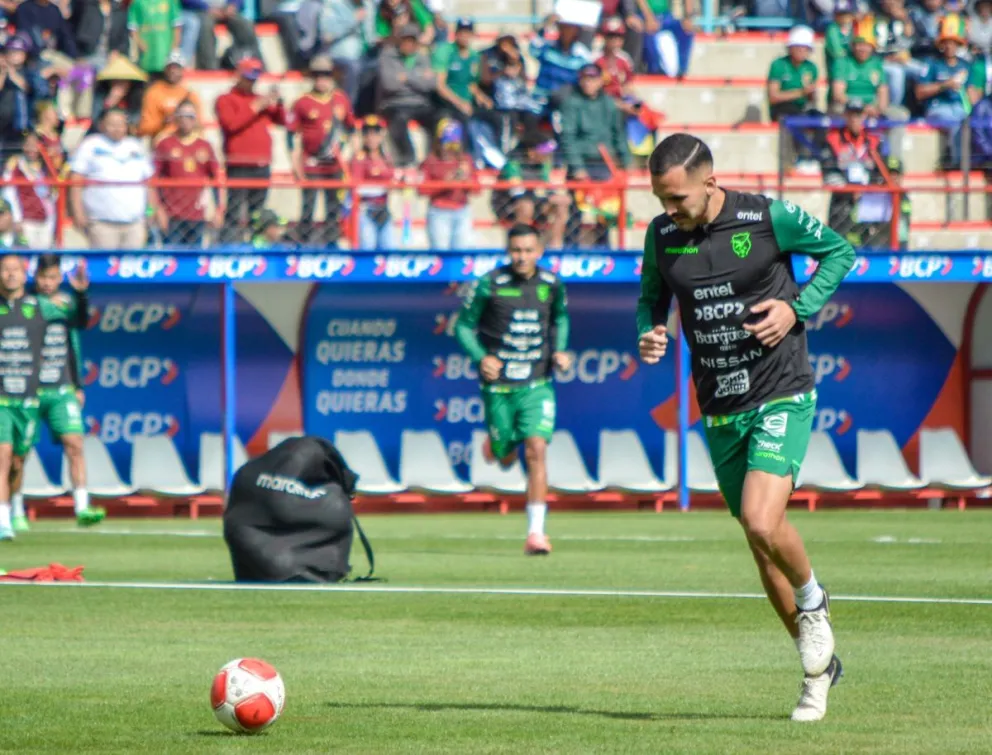 Luis Haquín, el capitán de la selección en la entrada en calor. Foto: Alejandro Apaza