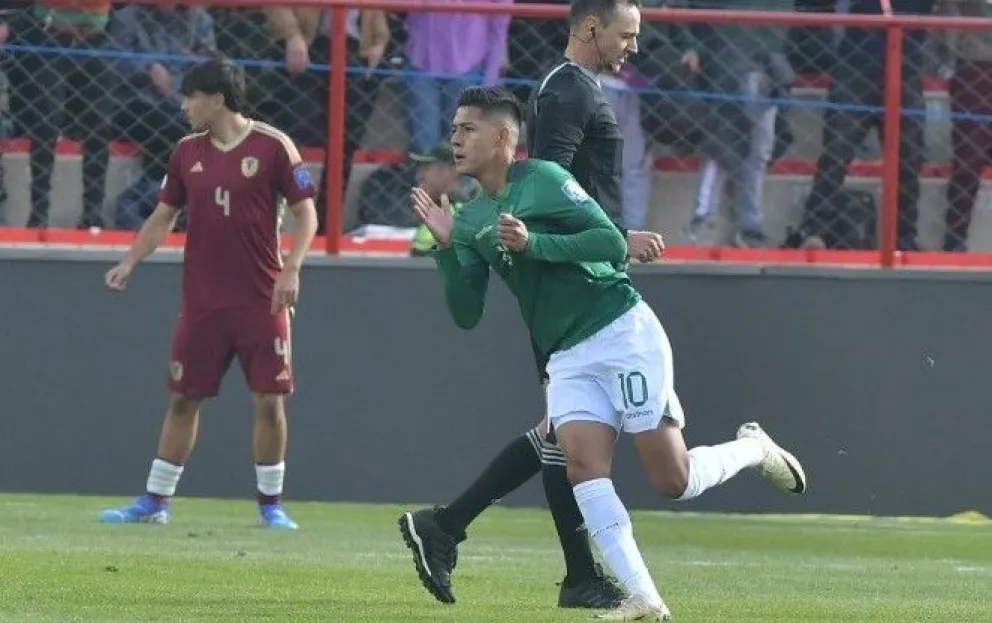 Ramiro Vaca puso su talento para conducir el juego de la selección. Fue la figura del partido. Foto: APG