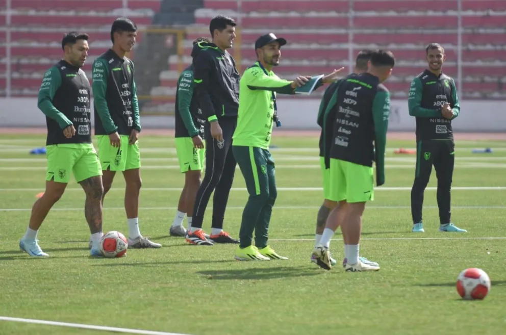 El entrenamiento del miércoles de la selección en el Hernando Siles. Foto: APG