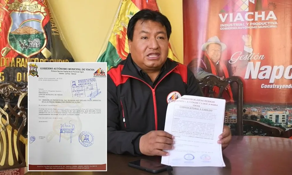 El alcalde de Viacha, Napoleón Yahuasi, en una anterior conferencia. En recuadro el proyecto de ley. Foto: GAMV - Visión 360.