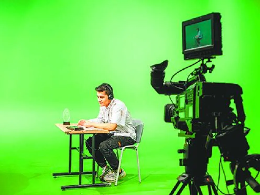 Un estudiante en una foto referencial de la iniciativa educativa. Foto: FORMA