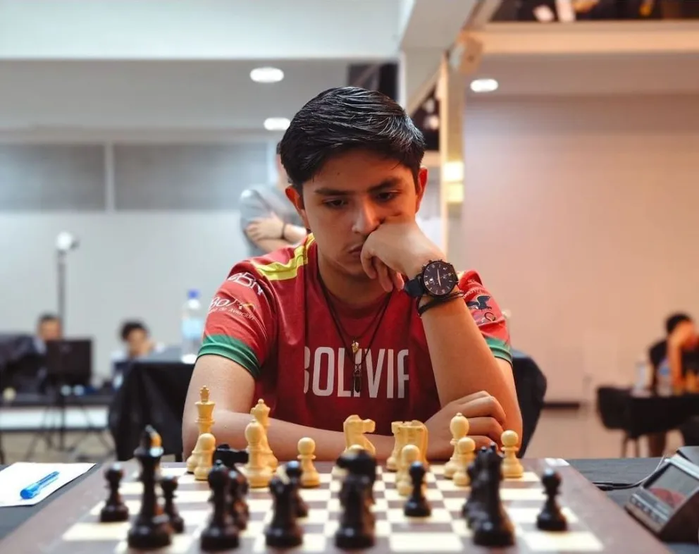 Ticona durante un torneo anterior de ajedrez. Foto: Familia Ticona.