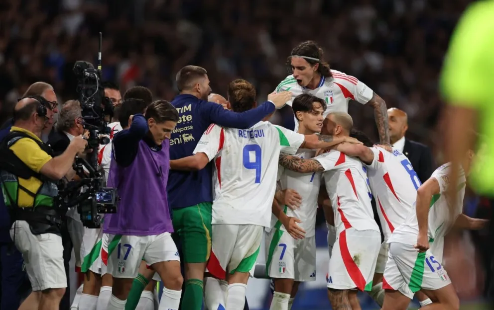 Los jugadores italianos celebran por la victoria. Foto: Selección Italiana.
