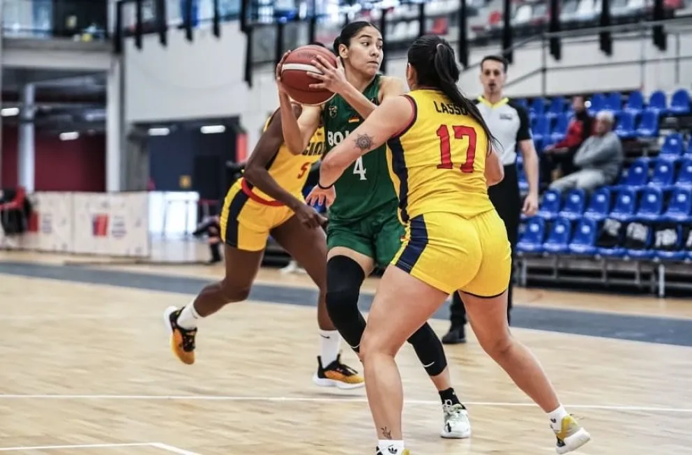 Una incidencia del juego de Bolivia contra Ecuador. Foto: FIBA América. 