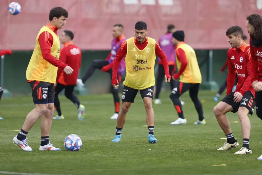 Los trasandinos definieron esta mañana su equipo para recibir a Bolivia. Foto:ANFP