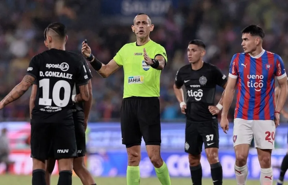 El paraguayo Juan Gabriel Benítez durante un partido de la liga paraguaya. Foto: El Nacional