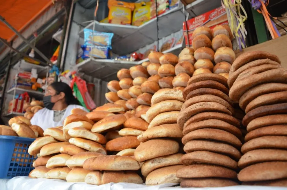 Un puesto de venta de pan en La Paz. Foto: ABI
