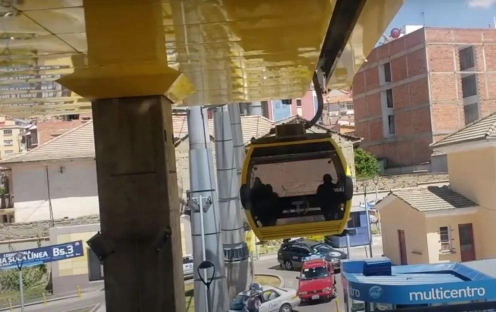 Una cabina de la línea amarilla del teleférico. Foto: Captura de video