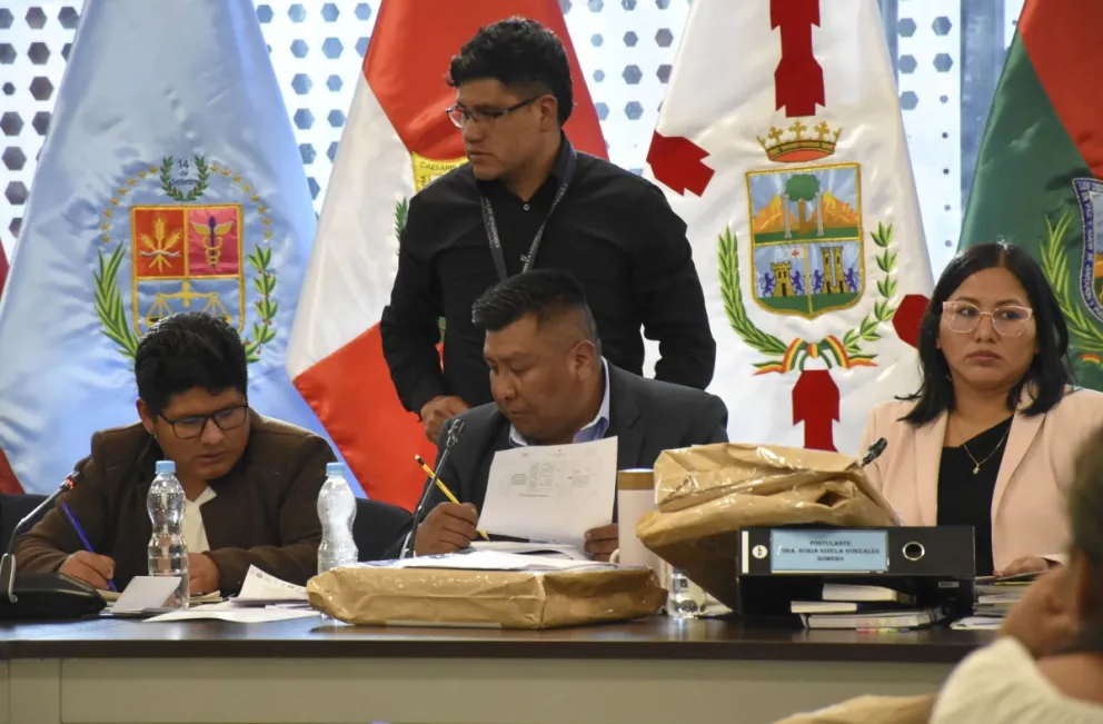 La Comisión Mixta durante una fase del proceso para elegir al próximo fiscal general. Foto: APG