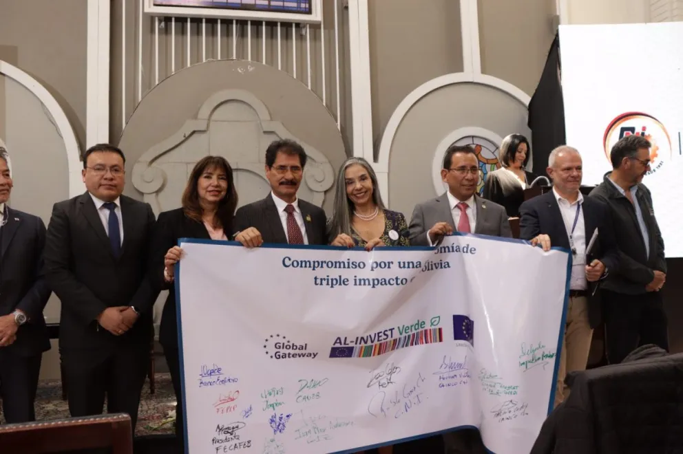 Representantes de la UE, de la CNI, Al-Invest, exportadores e industrias de Chuquisaca y Tarija en la presentación de los proyectos. Foto: CNI