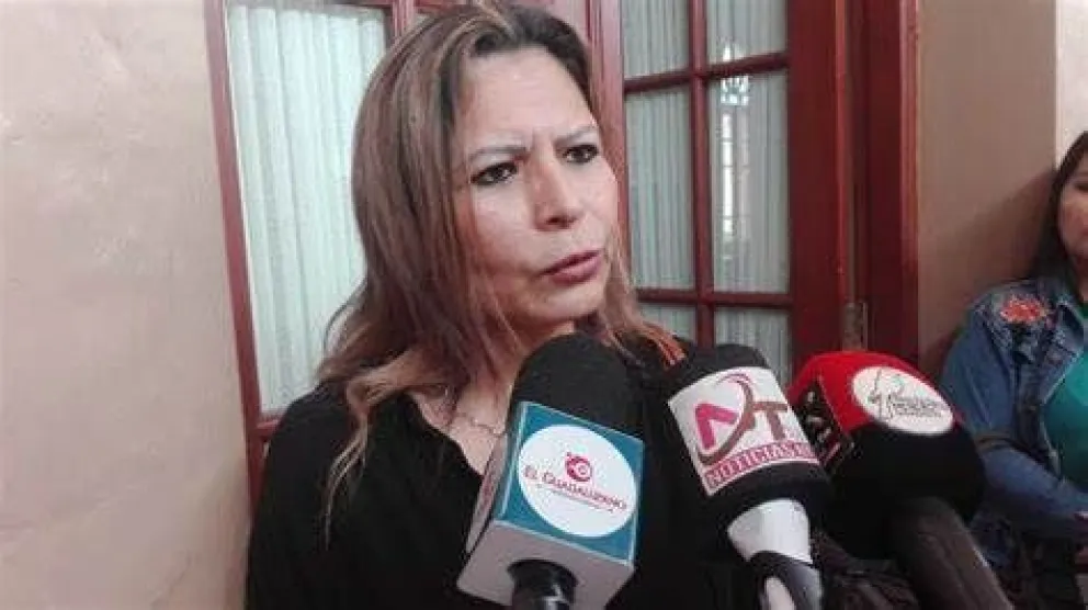 La fiscal departamental de Tarija, Sandra Gutiérrez,  en una anterior rueda de prensa. Foto: La voz de Tarija.