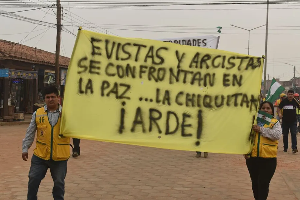 Un cartel en una de las marchas de protestas que se dieron en el municipio de Concepción, que sufren los efectos de los incendios forestales. Foto: GAMC. 