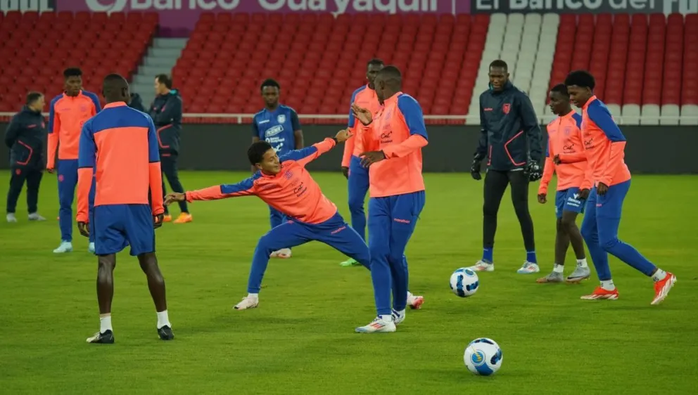 Jugadores de la selección ecuatoriana en un entrenamiento en Guayaquil. Foto: Federación Ecuatoriana de Fútbol
