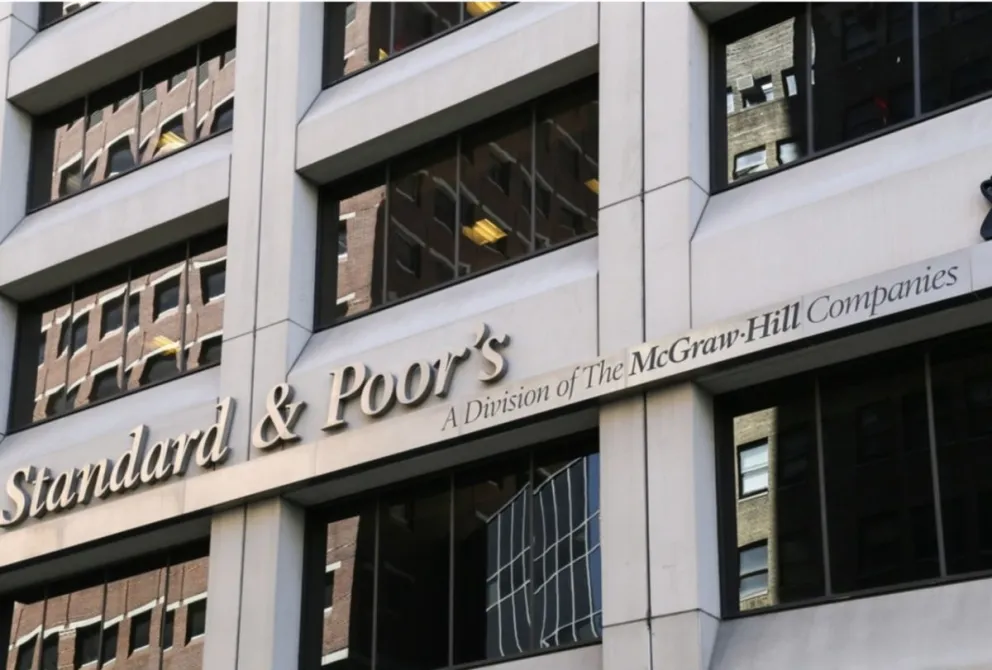 S&P Global Ratings  advierte riesgos a la estabilidad por la crisis política, Foto AbI