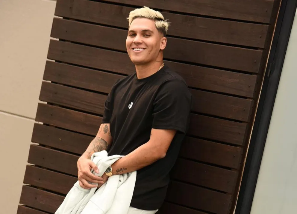 Juan Fernando Quintero llegó este domingo a Cochabamba para sumarse al trabajo de su seleccionado. Foto: EP