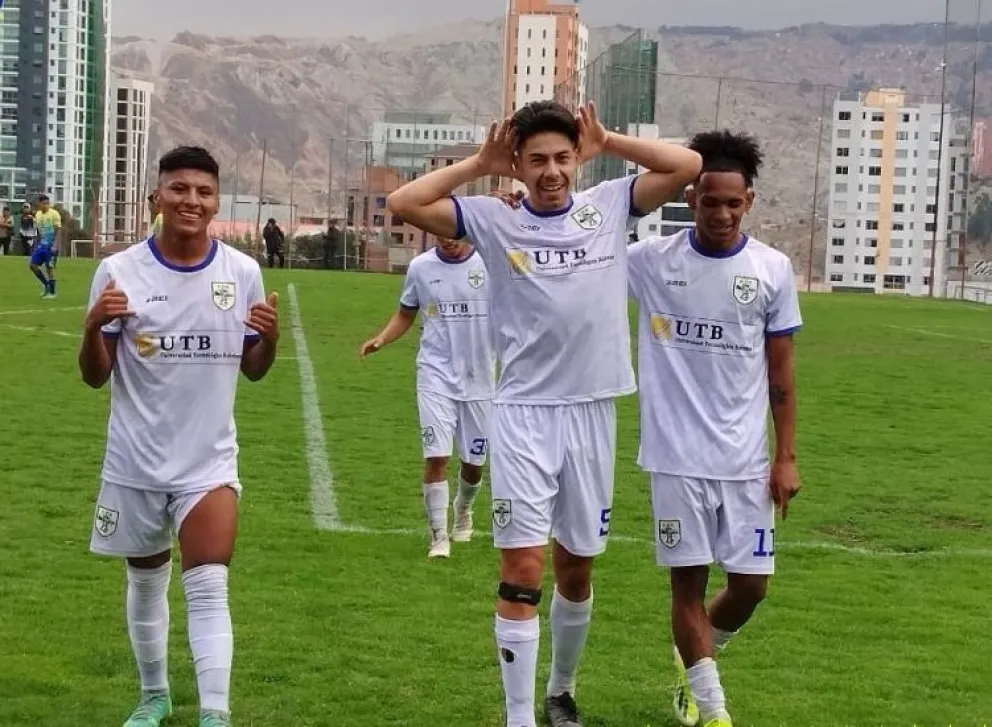 Los jugadores de ABB celebran un triunfo que consiguieron en la Copa Simón Bolívar. Foto: ABB