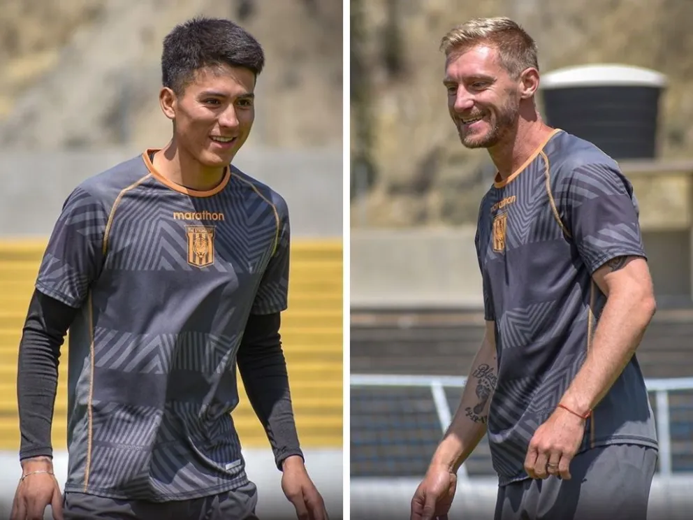 Gabriel Sotomayor (izq.) y Maximiliano Caire durante el entrenamiento del Tigre del domingo. Foto: club The Strongest






