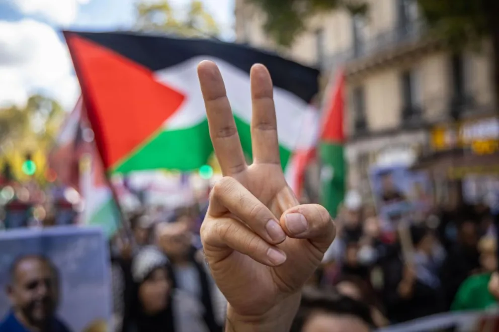 Manifestantes en apoyo del pueblo palestino y libanés. Foto: EFE