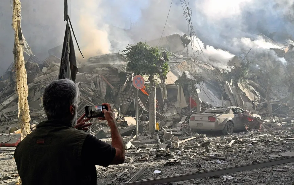 Un edificio en ruinas después de un ataque aéreo israelí a Beirut. Foto: EFE