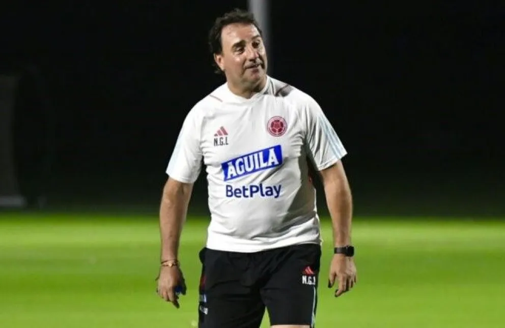 Néstor Lorenzo durante un entrenamiento del seleccionado de Colombia. Foto: Claro