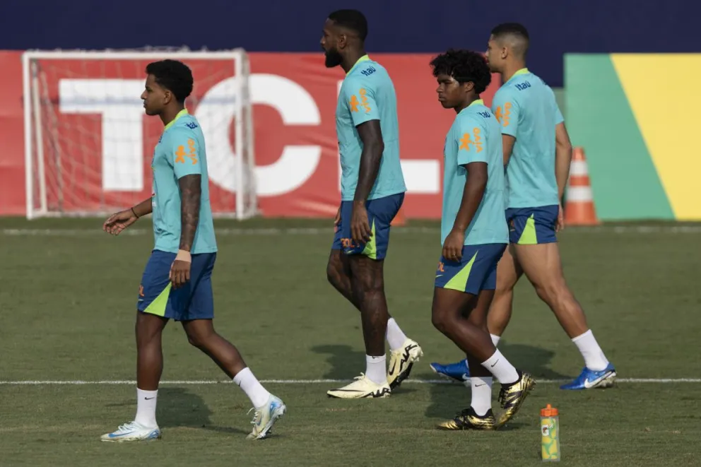 Jugadores de la selección brasileña durante uno de sus entrenamientos en Sao Paulo. Foto: EFE