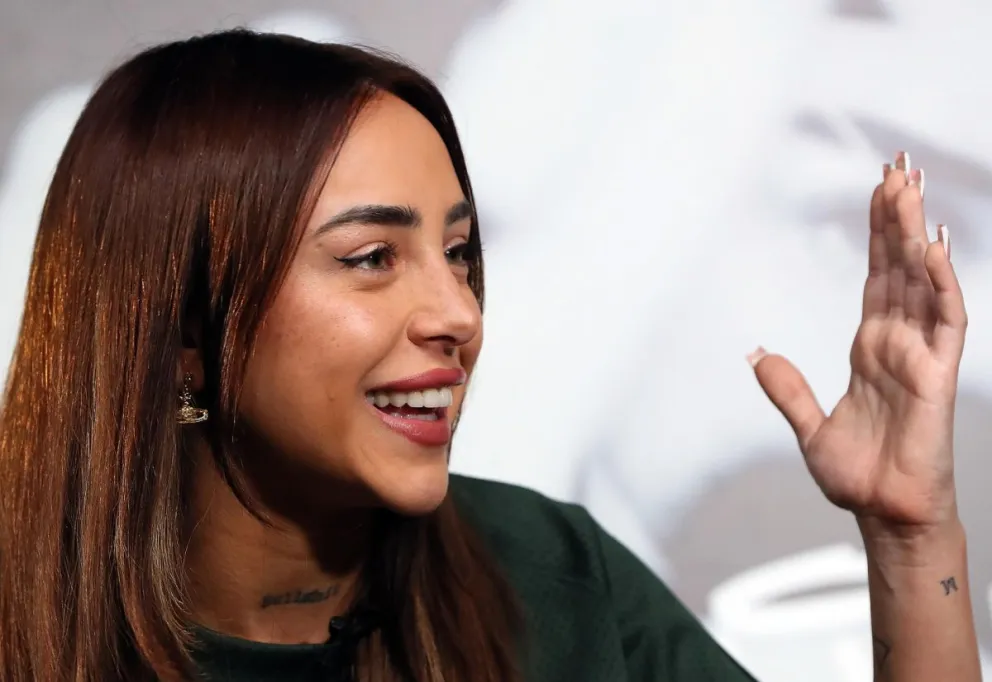 La cantante argentina Nicki Nicole habla durante una entrevista con EFE, el 7 de octubre del 2024, en la Ciudad de México (México). Foto: EFE