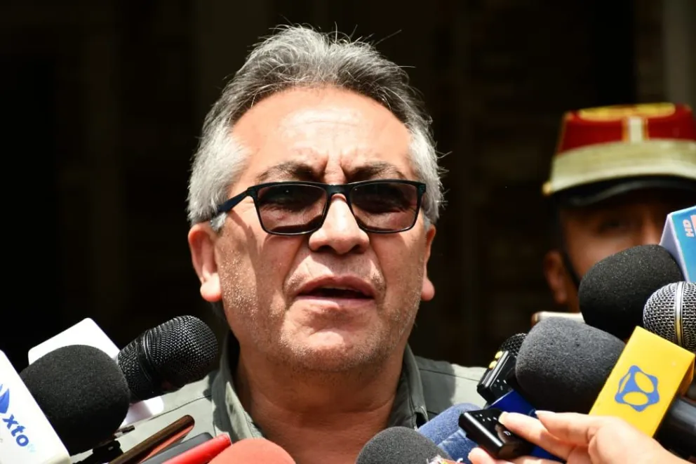 Gustavo Torrico, viceministro de Coordinación Gubernamental, declara a los medios de comunicación. Foto: APG