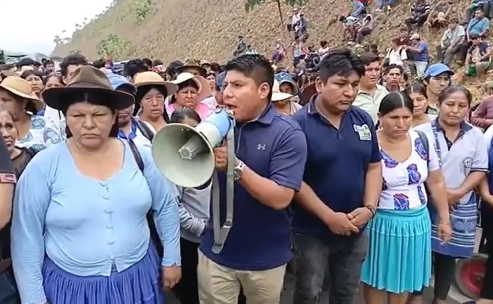 Leonardo Loza anuncia un bloqueo nacional de caminos si se emite una orden de aprehensión contra Evo Morales. Foto: Captura de pantalla