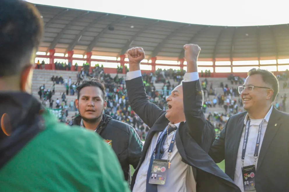 Fernando Costa celebra tras la victoria sobre Colombia. Foto: Alejandro Apaza.