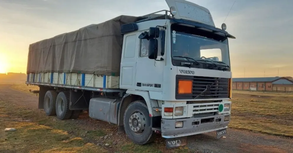 Foto referencial. Un camión volvo con contrabando y sus dos ocupantes están involucrados a una emboscada. Foto: Aduana Nacional