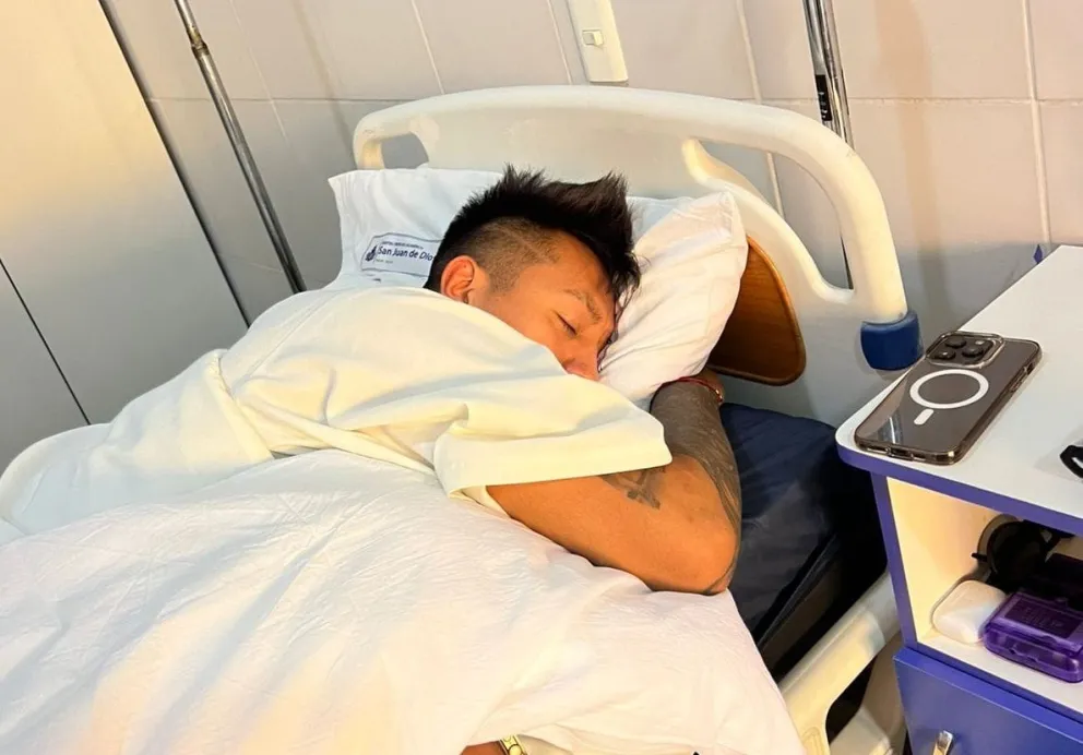 Moscoso en la clínica en la que fue operado. Foto: Redes Sociales.