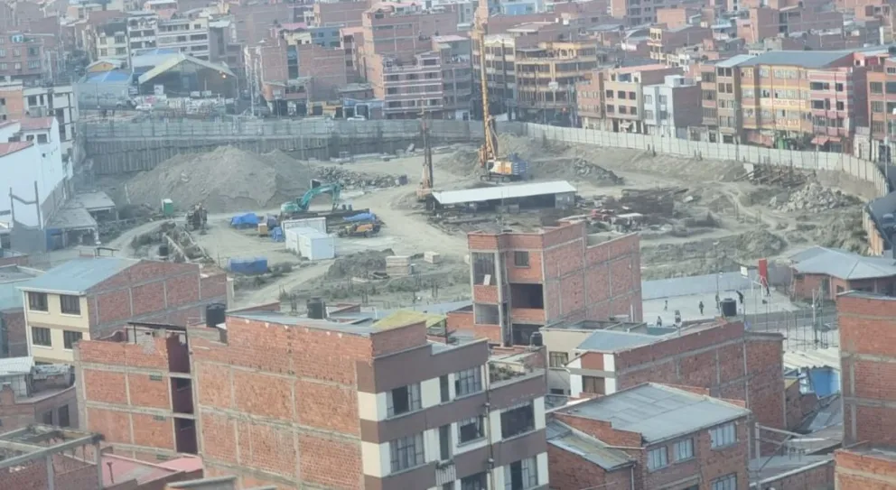 Imagen panorámica de las obras que se realizan en el nuevo estadio. Foto: Marcelo Avendaño.