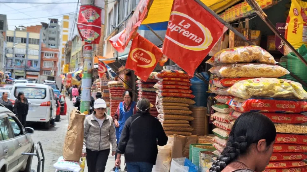 Tiendas de la calle Gallardo. FOTO: Jorge Soruco / Visión 360
