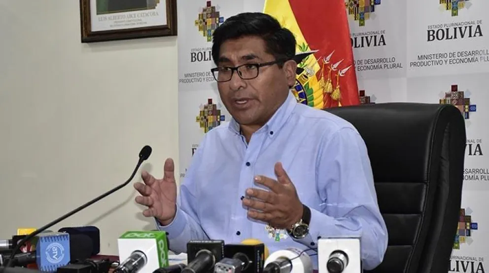 El ministro de Desarrollo Productivo, Néstor Huanca, anunció controles para evitar salida de ganado en pie. Foto: APG