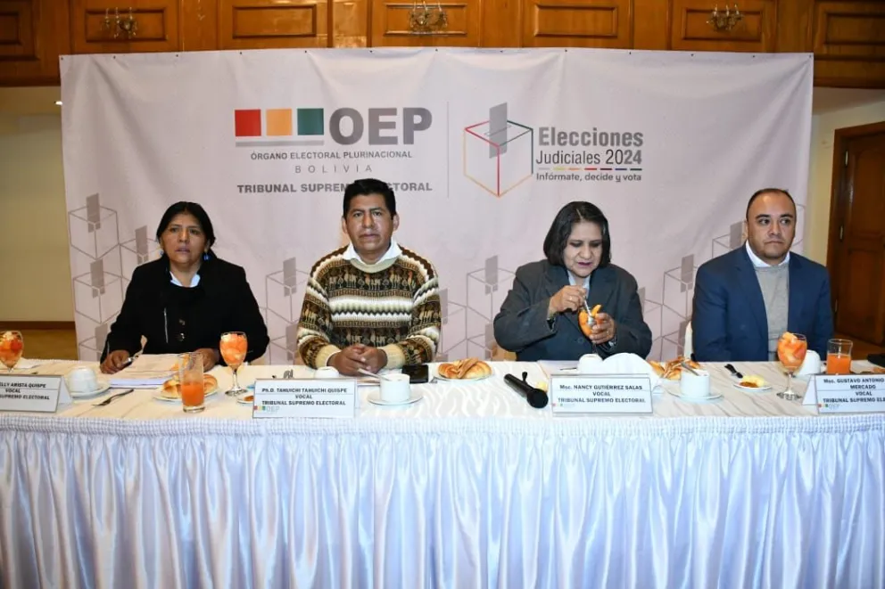Vocales del TSE en un evento del calendario de las elecciones judiciales. Foto: APG