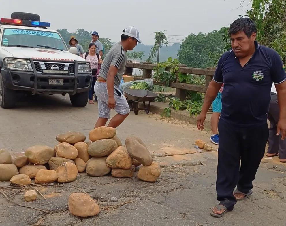 Bloqueo de los afines al expresidente Evo Morales. Foto: radio Kawsachum Coca