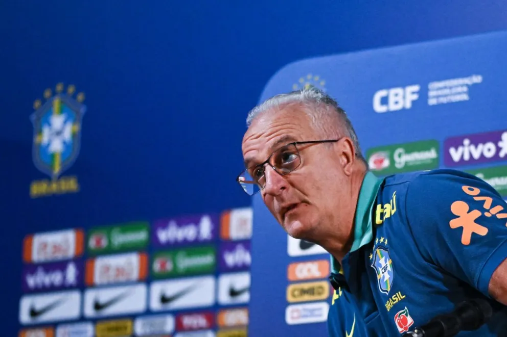 Dorival Júnior durante la rueda de prensa de este lunes. Foto: EFE.
