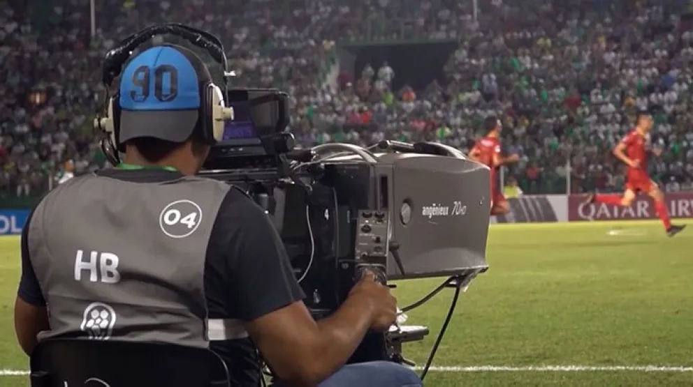 Vienen nuevos tiempos para el fútbol boliviano en cuanto a la venta de derechos de televisión. Foto: RC