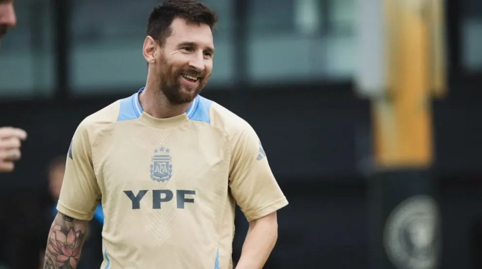 Messi durante un entrenamiento con la Albiceleste. Foto: Selección Argentina.