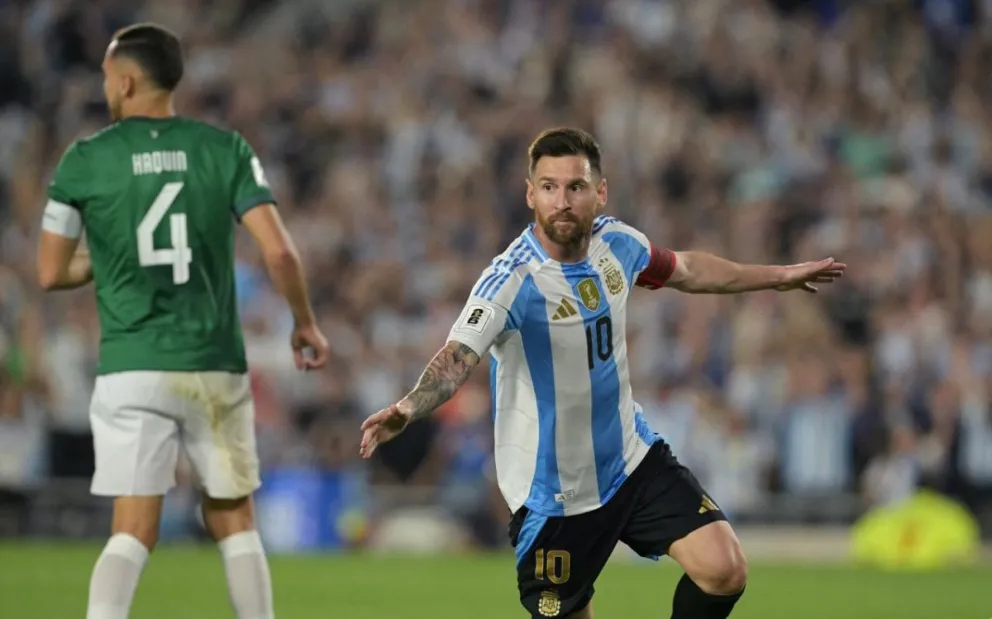 Messi celebra uno de sus tres goles a la Verde este martes en Buenos Aires. Foto: Selección Argentina. 