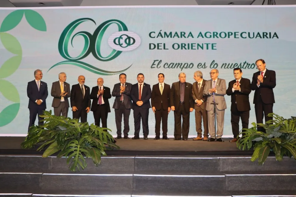 Ejecutivos de la CAO en el acto de celebración de los 60 años de vida. Foto: CAO