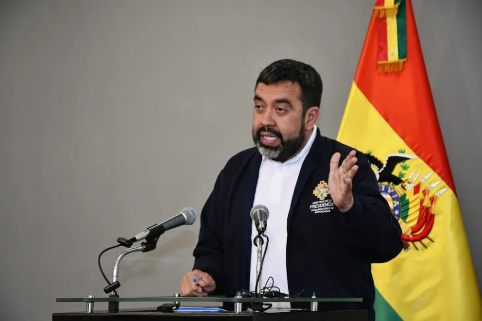 El viceministro de Autonomías, Álvaro Ruiz en el anuncio de hoy. Foto: APG