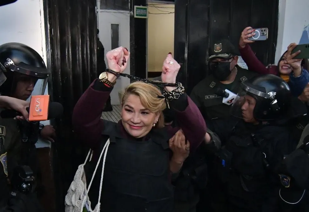 La exmandataria, esta mañana, al salir del penal. Foto: APG