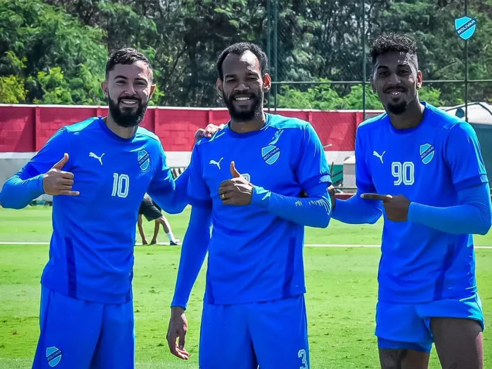 Sávio, Anderson y Gomes de Bolívar. los tres ya superaron sus lesiones. Foto: CB