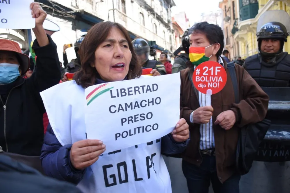 Ciudadanos fueron al juzgado a apoyar a los procesados. Foto: APG