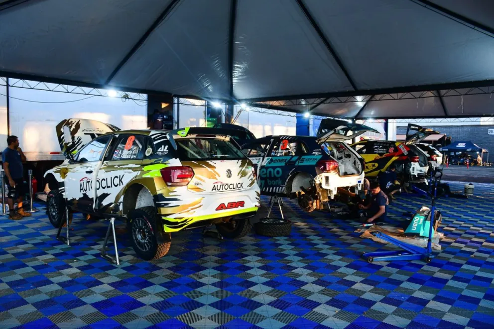 Varios vehículos durante la inspección técnica en Brasil. Foto: Codasur.