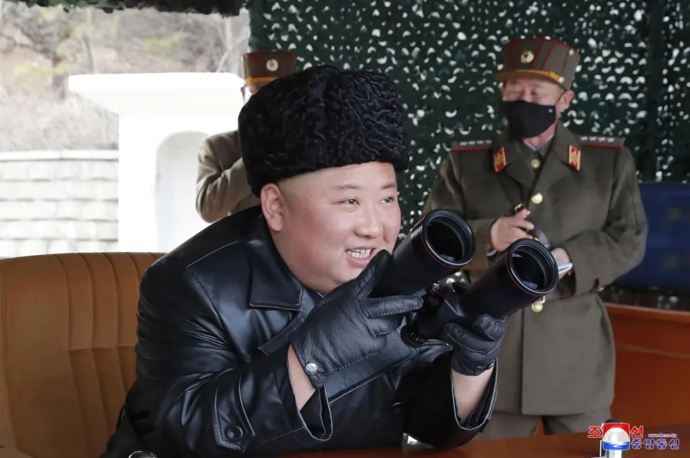 El líder norcoreano Kim Jong-un durante una prueba de misiles. Foto: EFE