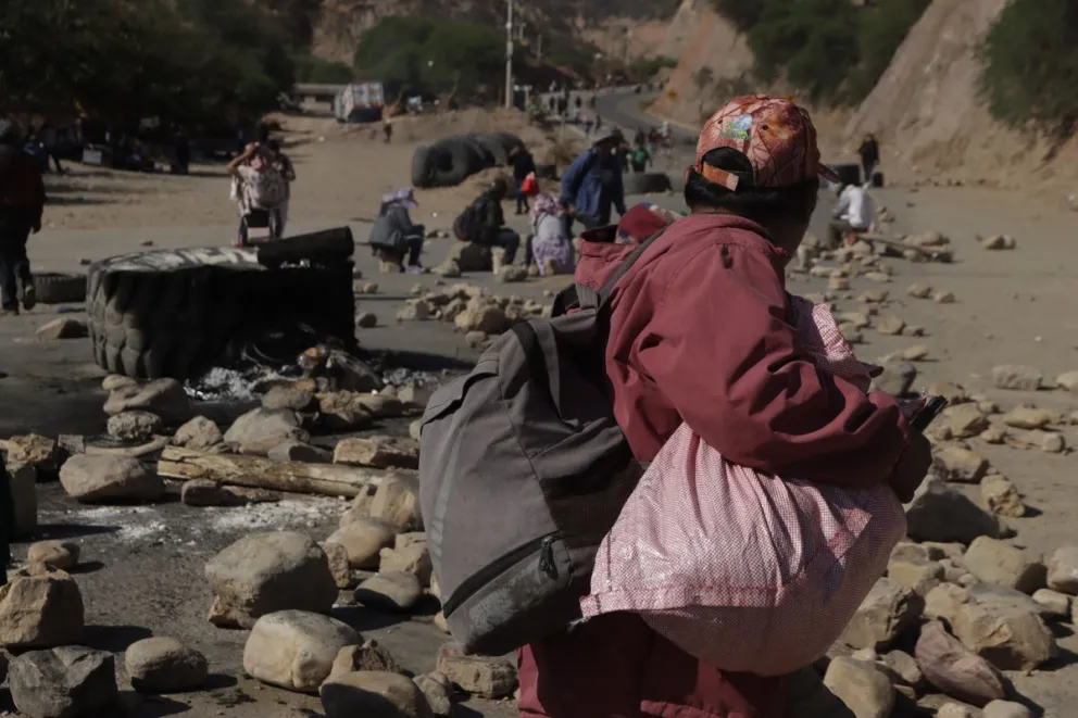 El bloqueo de los cocaleros en el sector de Parotani. Foto: APG