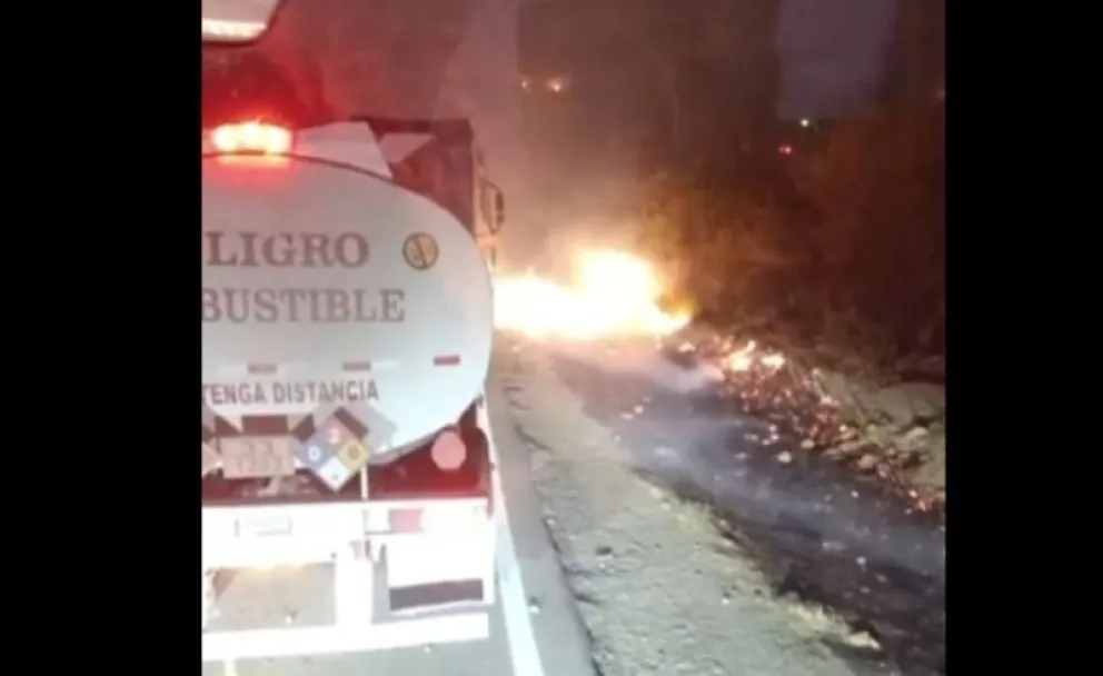 Captura de incendios provocados en los puntos de bloqueo, cerca de cisternas. Foto: Abi
